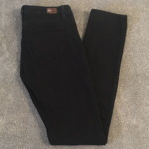 Paige Black Jean 28 Peg Skinny
